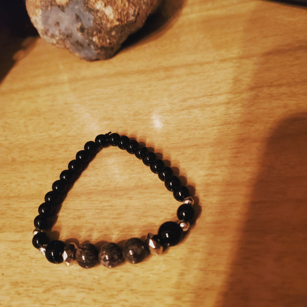 Onyx-Agate-bracelet